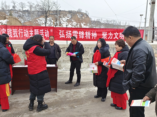 3月4日上午，解愁乡党委组织新时代文明实践所（站）志愿者们开展“学雷锋•文明实践我行动”主题活动.jpg