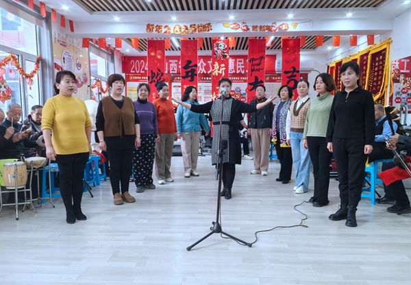 节日敲门慰问 文明街社区举办“梨园迎元旦 戏曲润心田”元旦戏曲大联欢活动.jpg